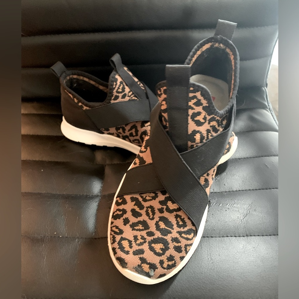Pop Comfort Leopard slip on sneakers; 8-1/2 women’s